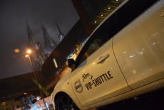 13. Ein zuverlaessiges Fortbewegungsmittel fuer unsere Gaeste - die Volvo-VIP-Shuttles
