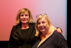 6. Uschi Reich (r.) und Barbara von Weitershausen nach der Laudatio